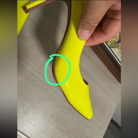 NWT Banana Republic Vibrant Yellow High Heels - Picture 5 of 5